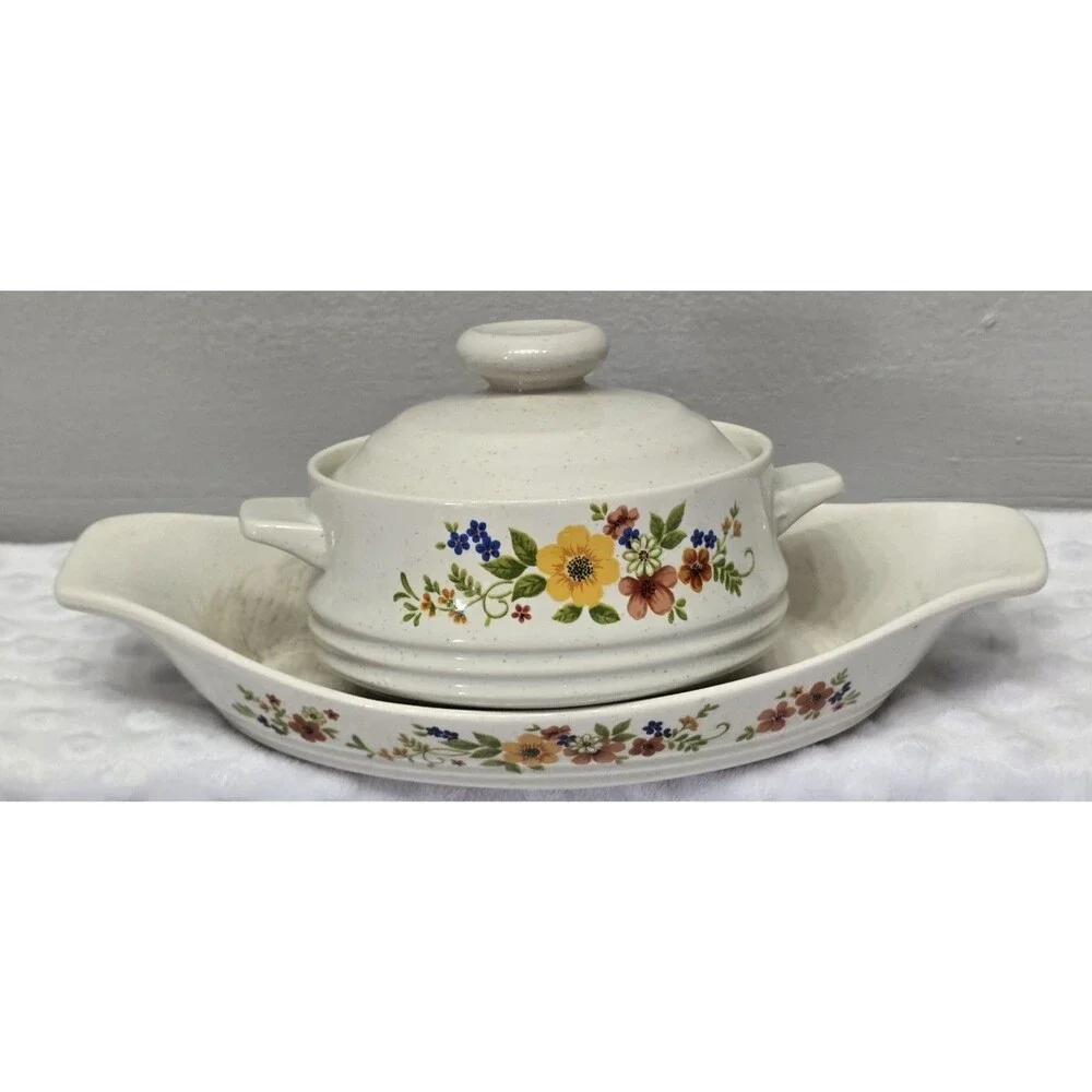 Vintage Floral Personal Cassarole Oven Proof Baking Dishes Made Japan Stoneware